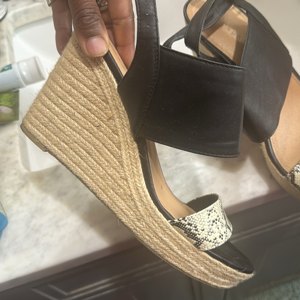 Metaphor shoes - Picture 2 of 6